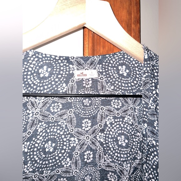 Hollister Half Sleeve Shawl Wrap with Tassels - Picture 4 of 4